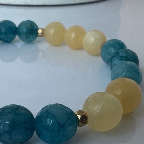 BLUE Agate & Soft Yellow Honey Calcite Stretch Beaded Bracelet - Picture 4 of 13